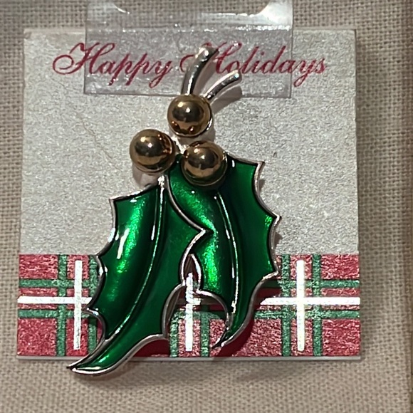 Christmas Mistletoe Dress Pin - Picture 2 of 3